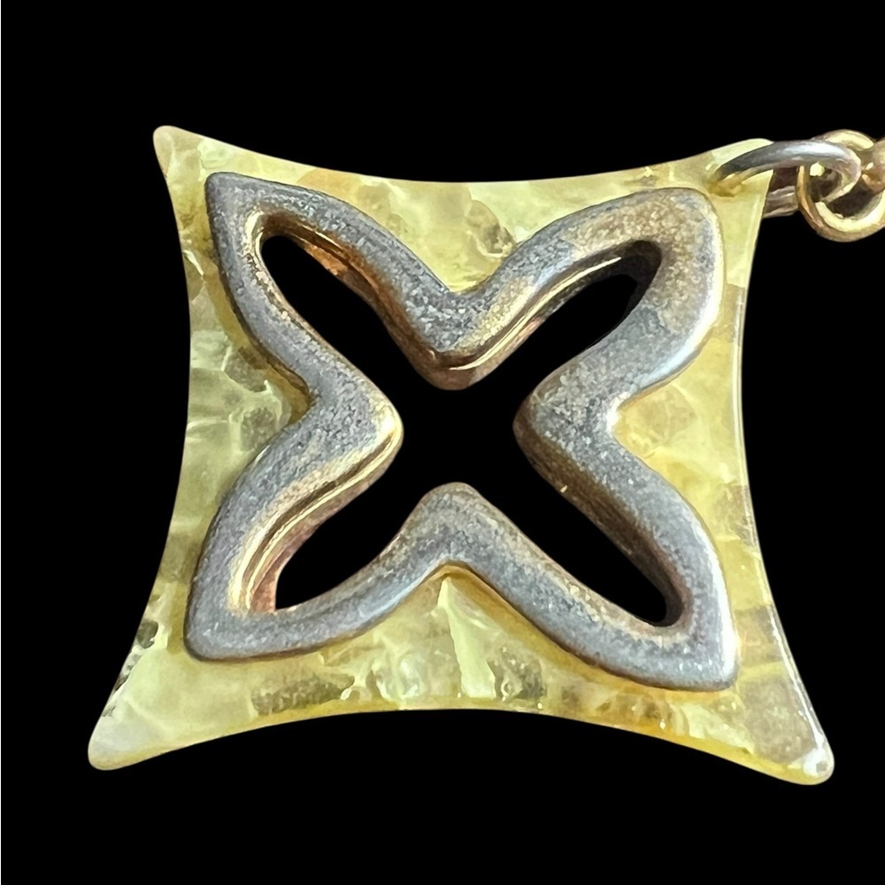 Louis Vuitton Gold, Pink, and White Key Holder/bag charm - Picture 4 of 5
